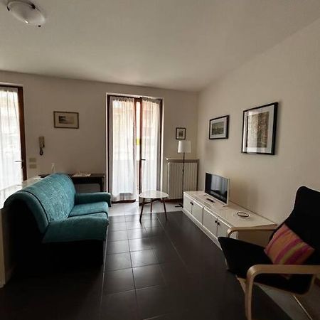 Near Town Centre And Lake - Le Colombe باردولينو المظهر الخارجي الصورة